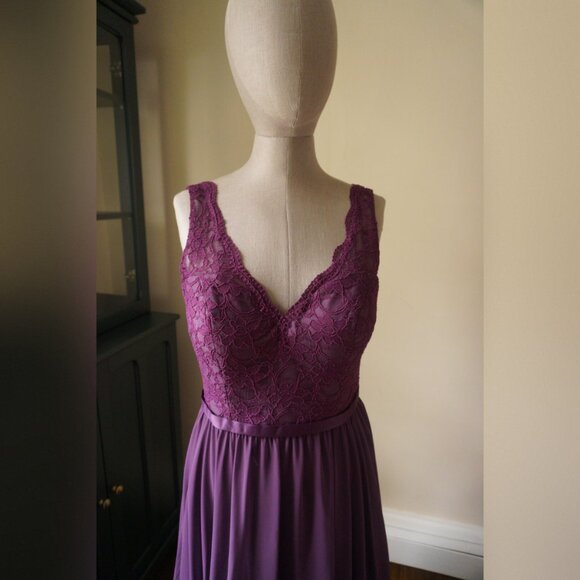 💜 Morilee Madeline Gardner Style 714 Bridesmaid/Formal Gown - US 12 - Eggplant - Picture 4 of 12